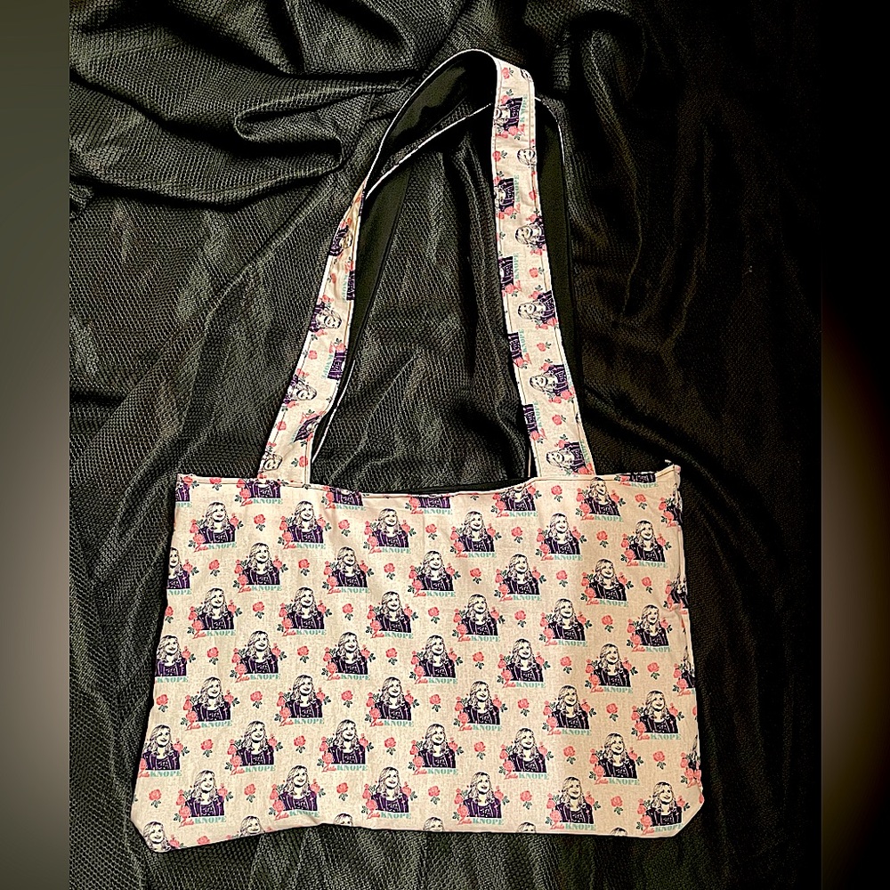LESLIE KNOPE TOTE🙃💜